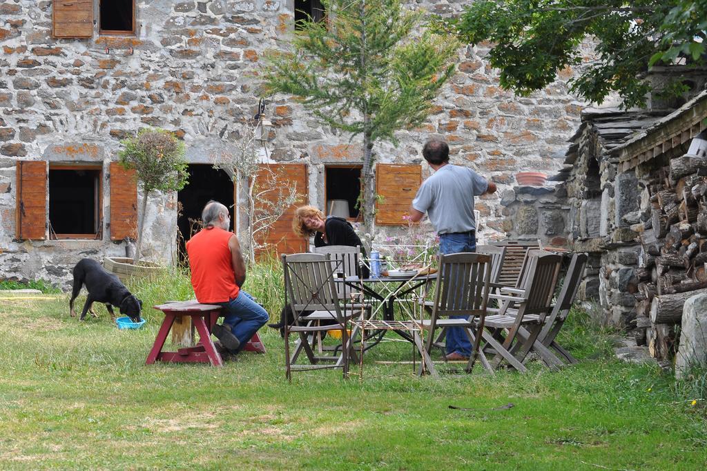 Le Francillon Bed and Breakfast Les Estables Exteriör bild