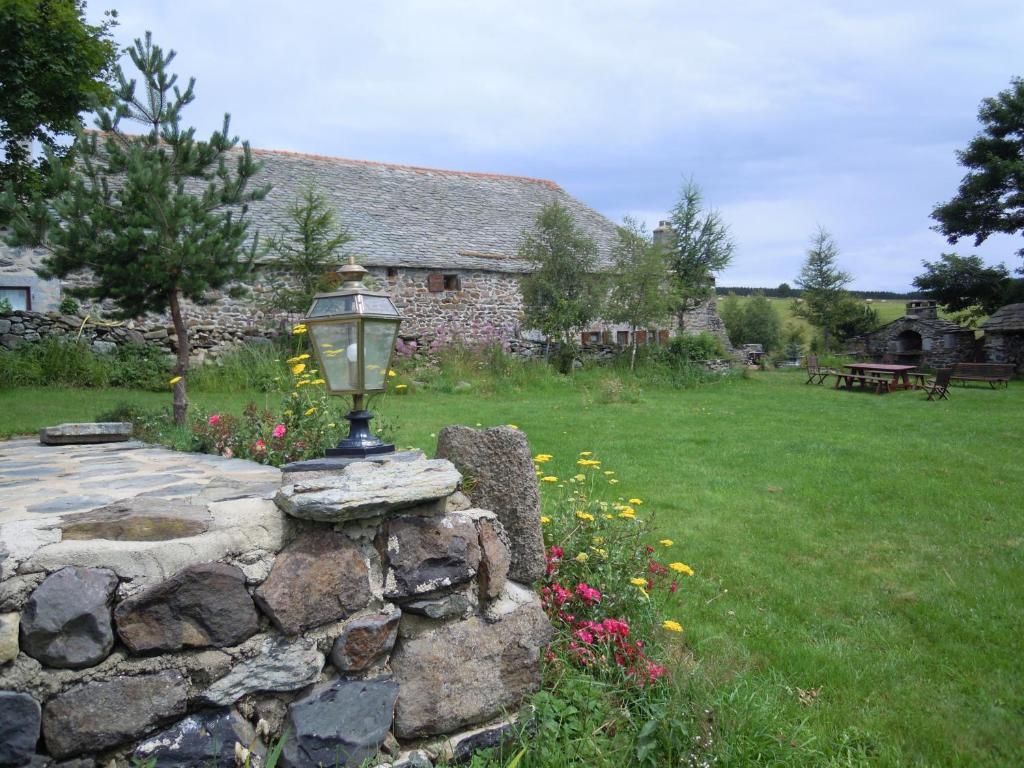 Le Francillon Bed and Breakfast Les Estables Exteriör bild